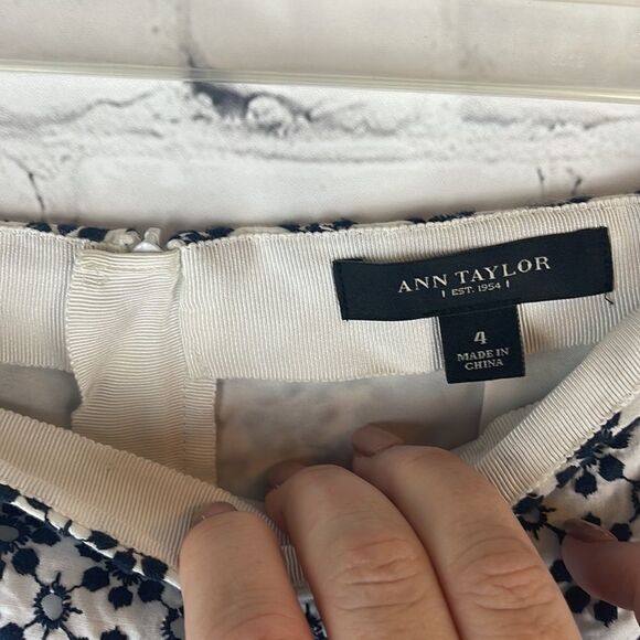 Ann Taylor Floral Pencil Skirt - Picture 3 of 6